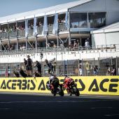 Nicolò Bulega gewann das Rennen, indem er Razgatlioglu (BMW) im Fotofinish mit einem Vorsprung von 3 Tausendstelsekunden besiegte, dem niedrigsten jemals in der Superbike-Klasse gemessenen Wert.